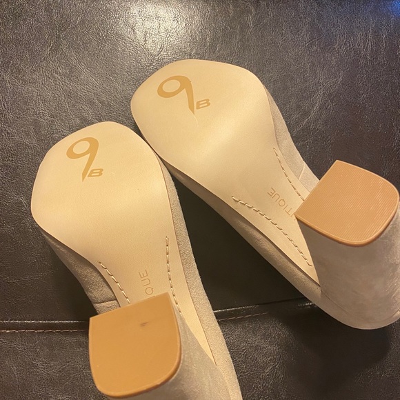 Boutique 9 Block Heel Suede Pumps (Oatmeal Color) - Picture 4 of 9